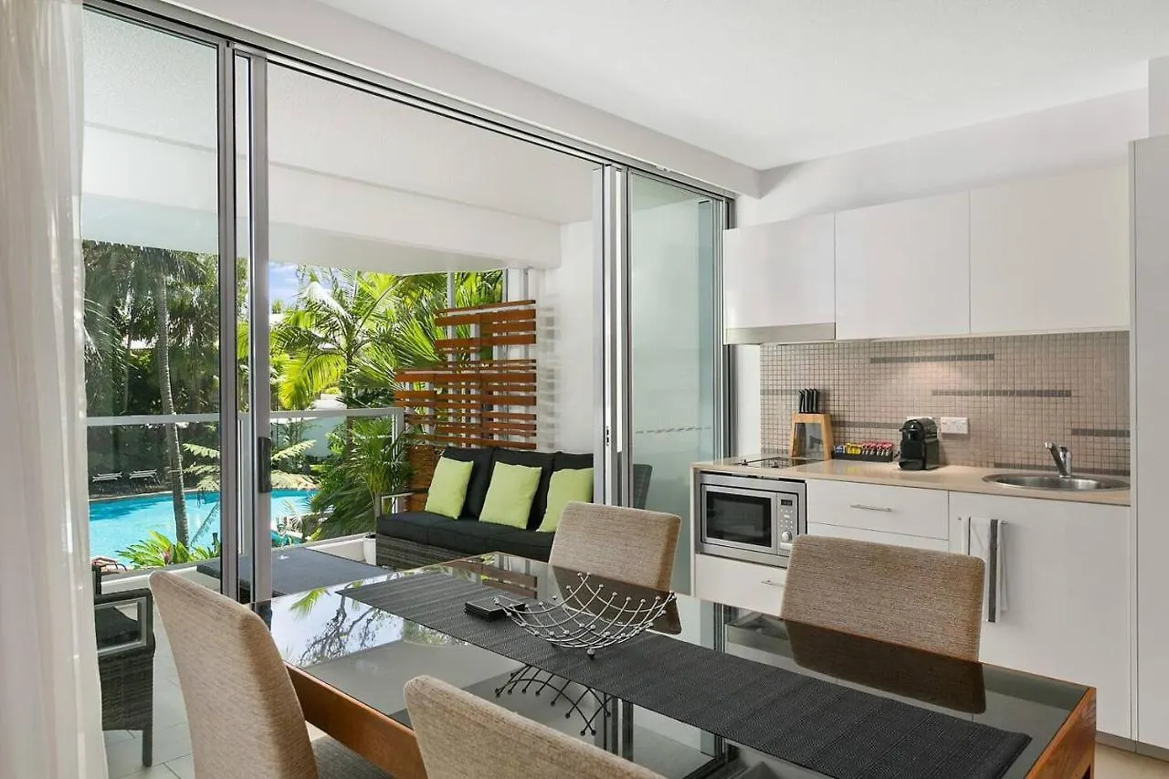 Palm Cove Beach Apartment  Παλμ Κόουβ