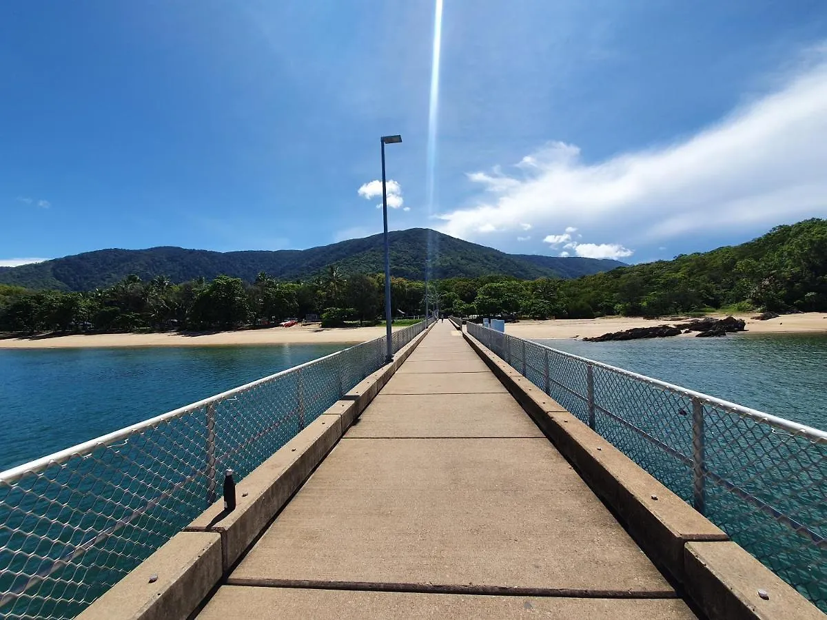 Palm Cove Beach Apartment  Παλμ Κόουβ